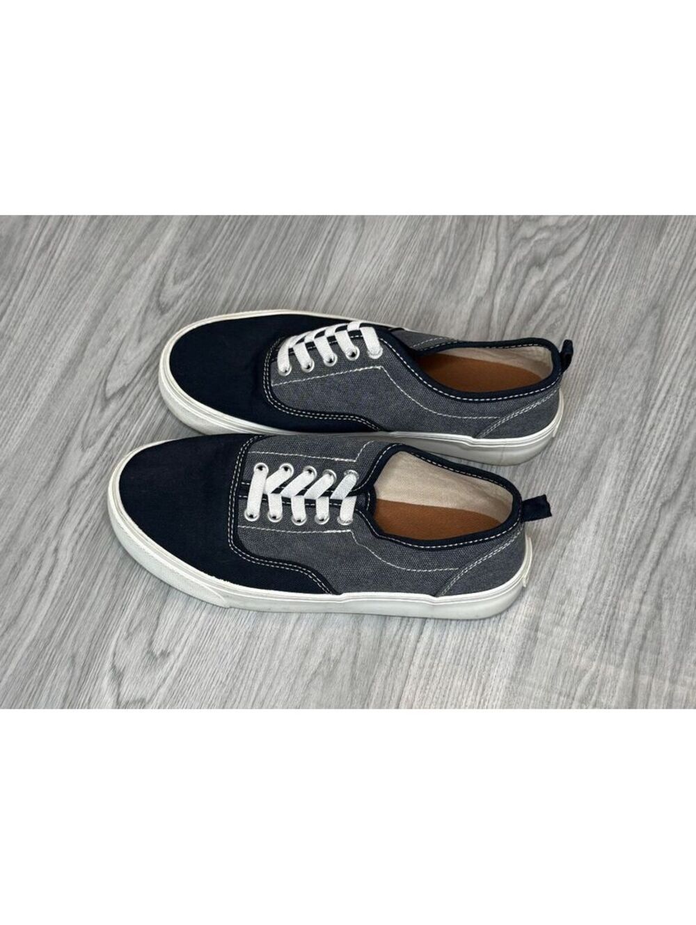 Old Navy Kids Size 2 Gray Navy Canvas Slip-On Sneakers